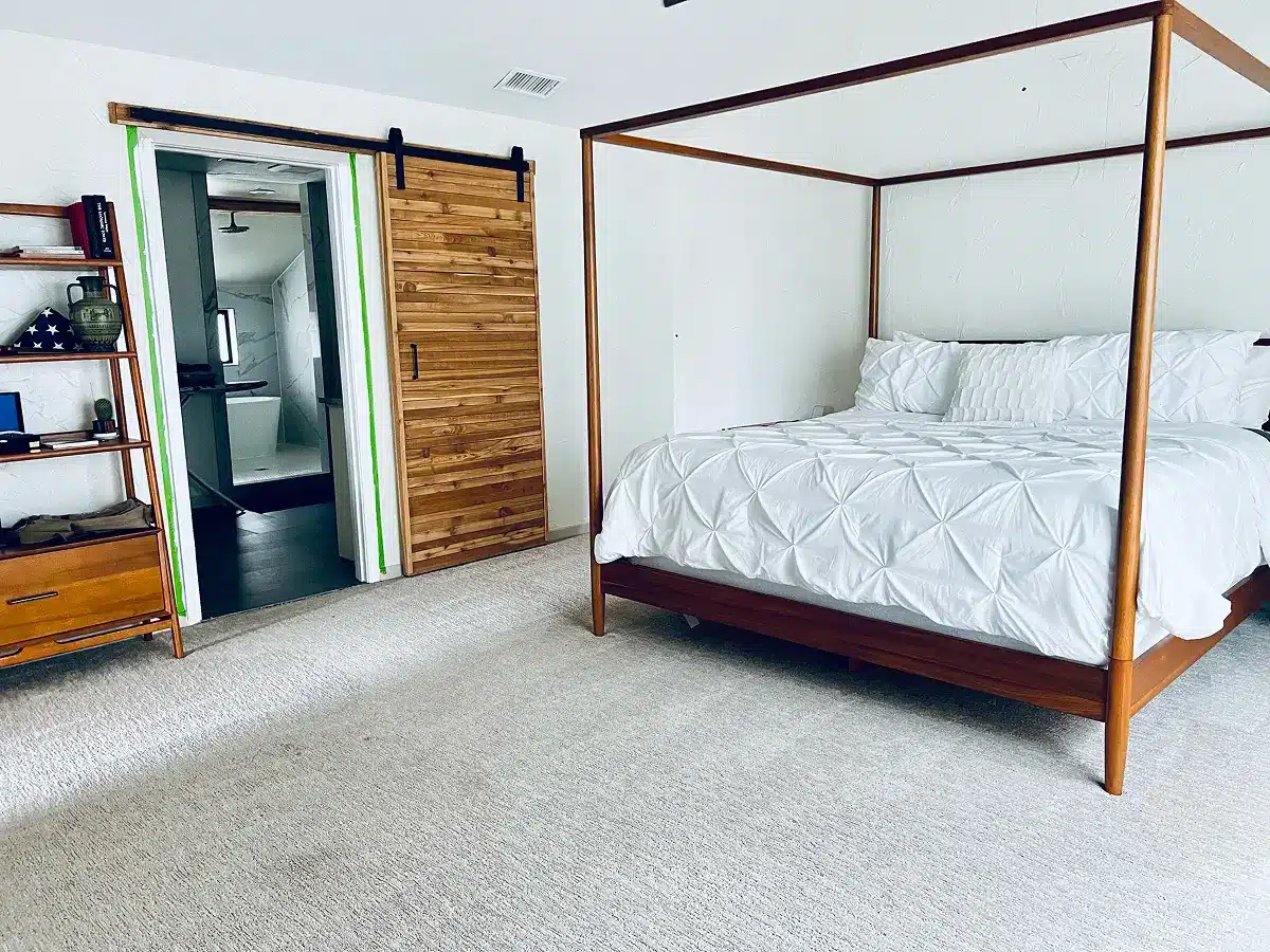 Spotless apartment bedroom after professional cleaning services by Dallas Sunrise Maids